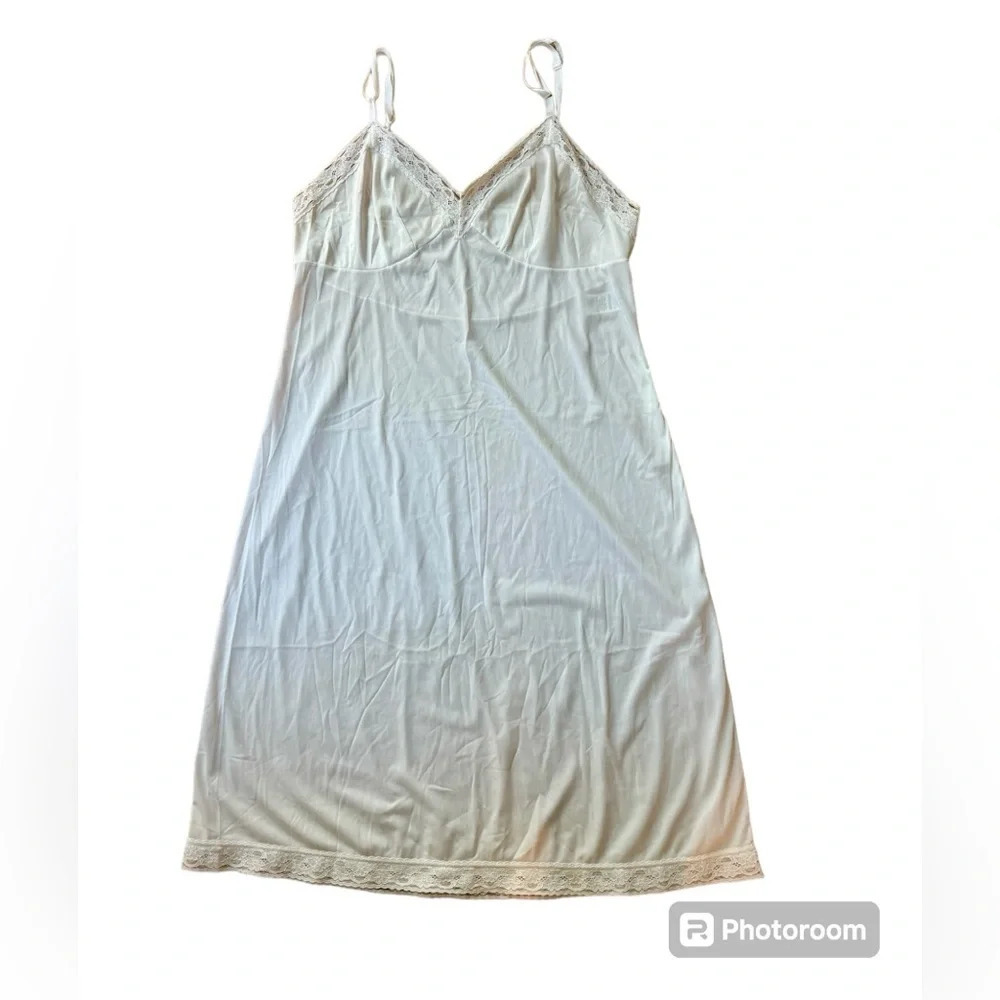 Vtg Vanity Fair Slip White Lace Trim Size Medium